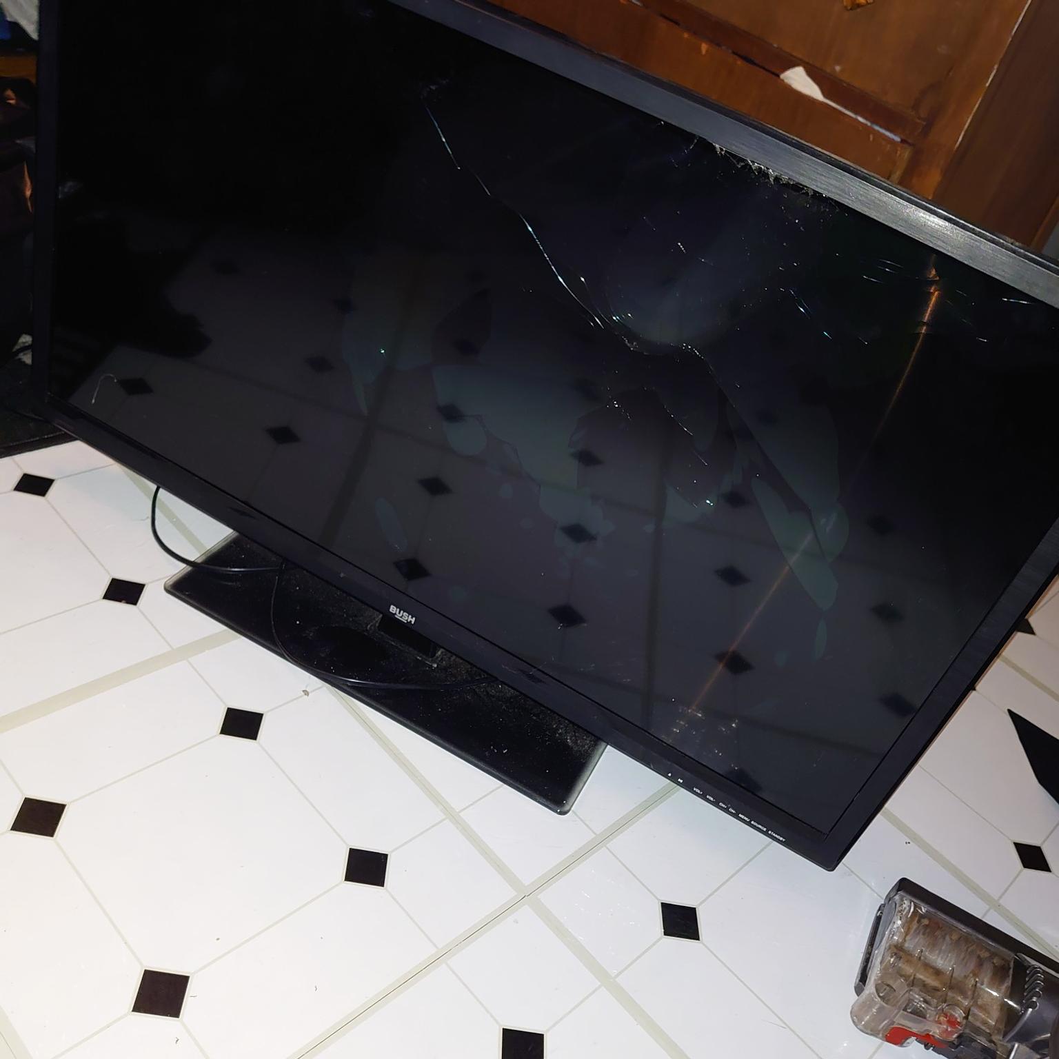 32"  TV broken screen in LE4 Leicester for Â£5.00 for sale