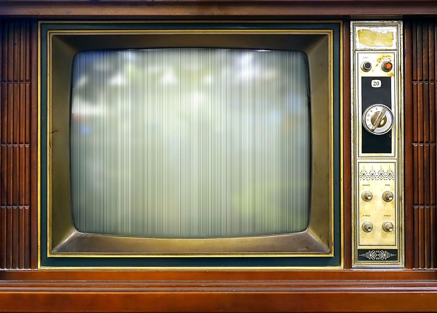 A Historical Timeline: Evolution of the TV (18311996)