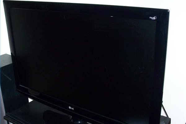 How Does a Flat Screen TV Work?