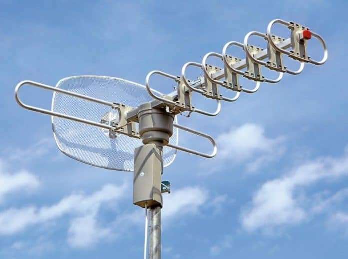 How to Boost an Outdoor TV Antenna Signal