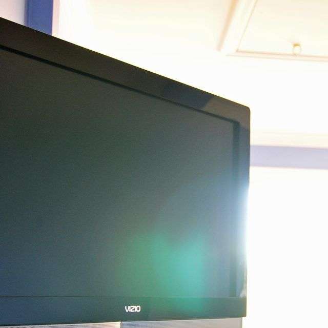 How to Clean a Vizio Flat Screen TV