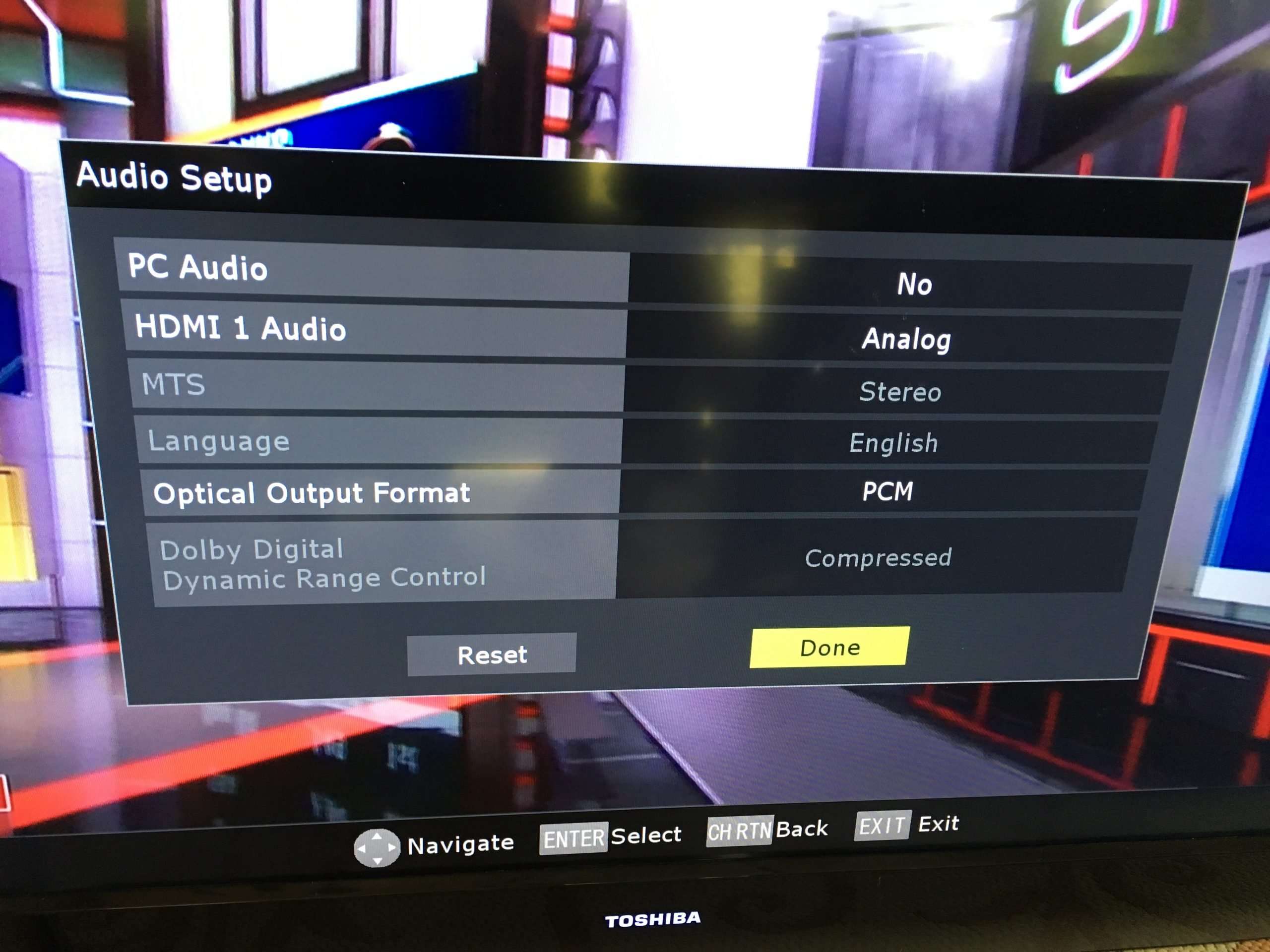I am trying to connect a vizio sound bar to a Toshiba flat ...