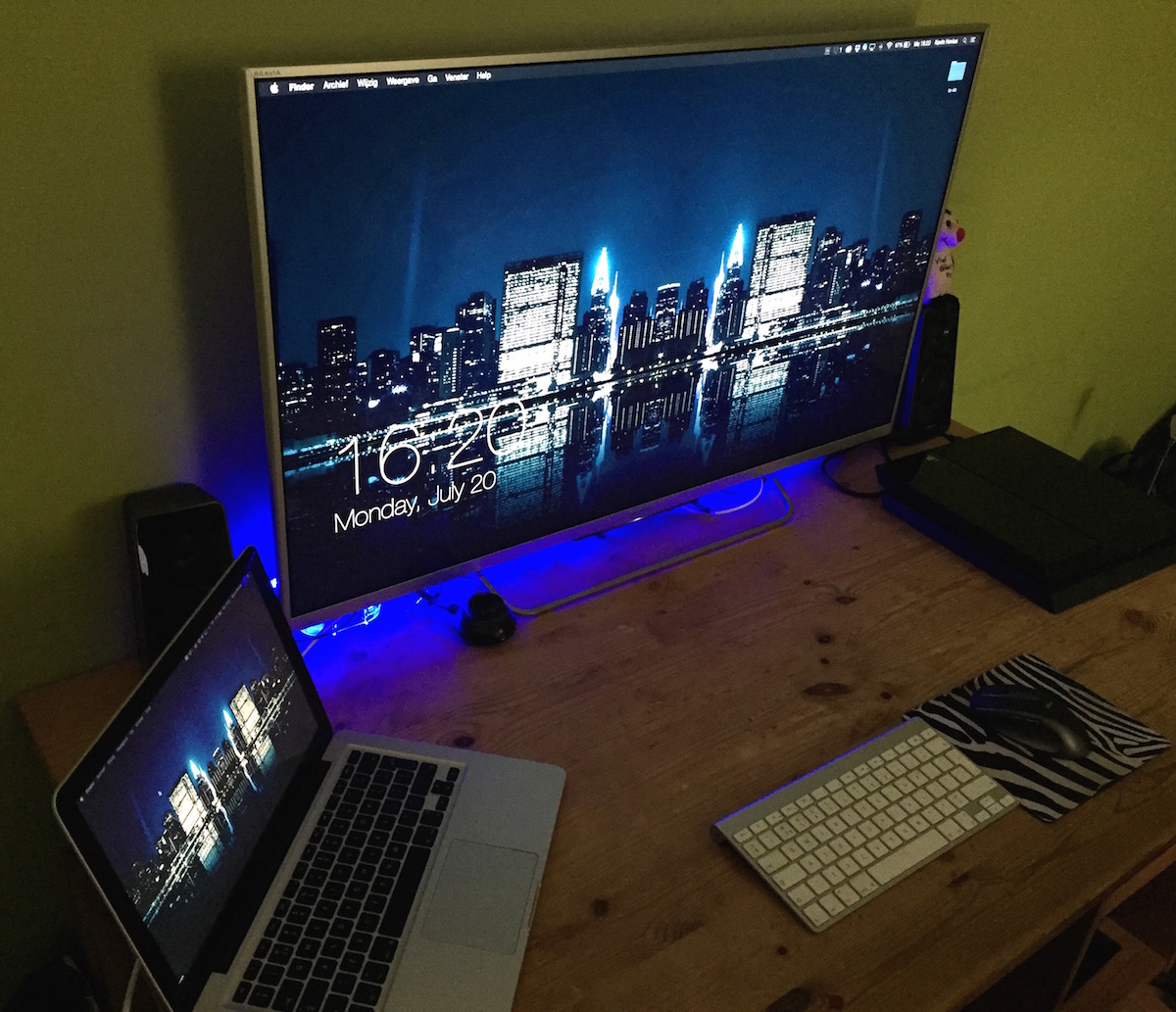 Mac Setup: MacBook Pro &  TV as Display