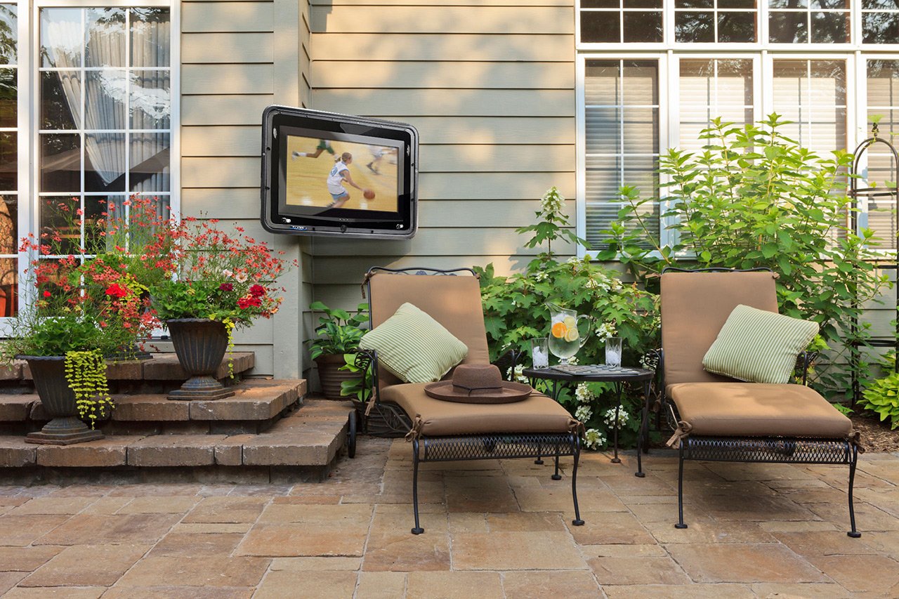Outdoor TV Enclosure â Watch TV outdoors!