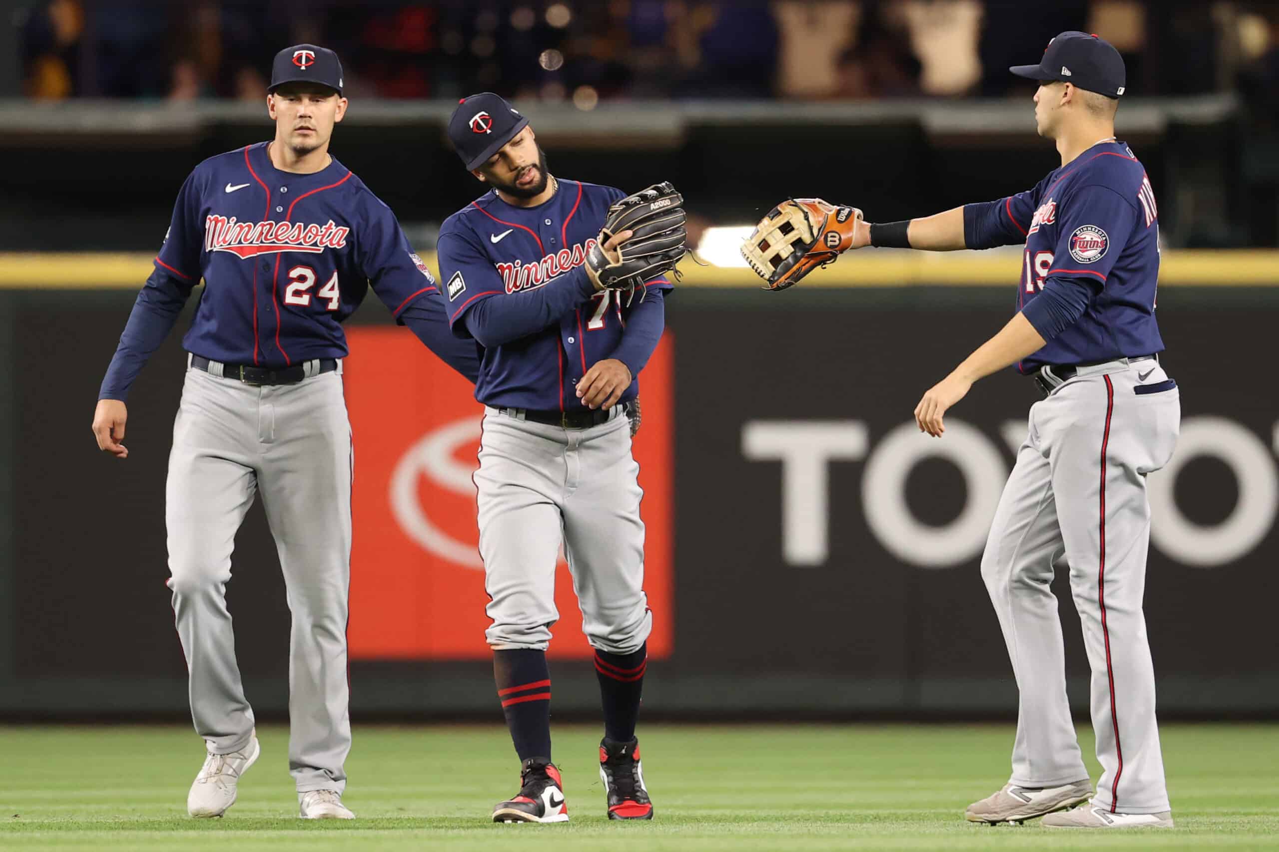 When Should Twins Officially Give Up On 2021 Season?