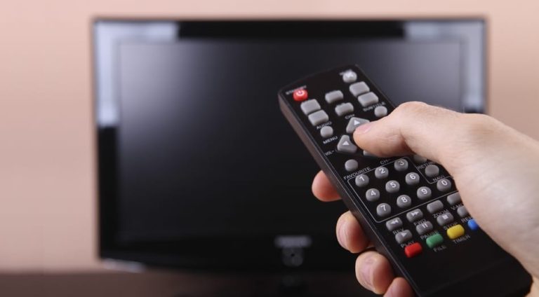 Why Does My TV Turn Off By Itself? Possible Reasons  The ...